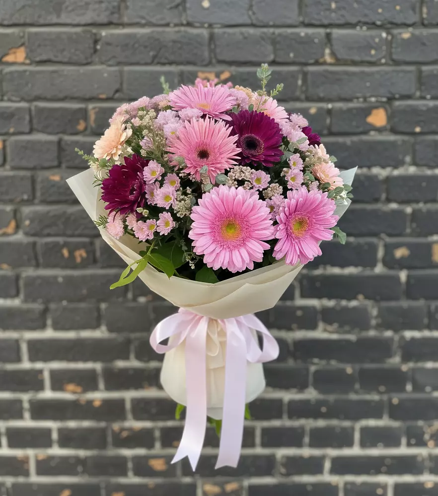 Букет цветов из: Герберы и Хризантемы в Нижнеподкумском