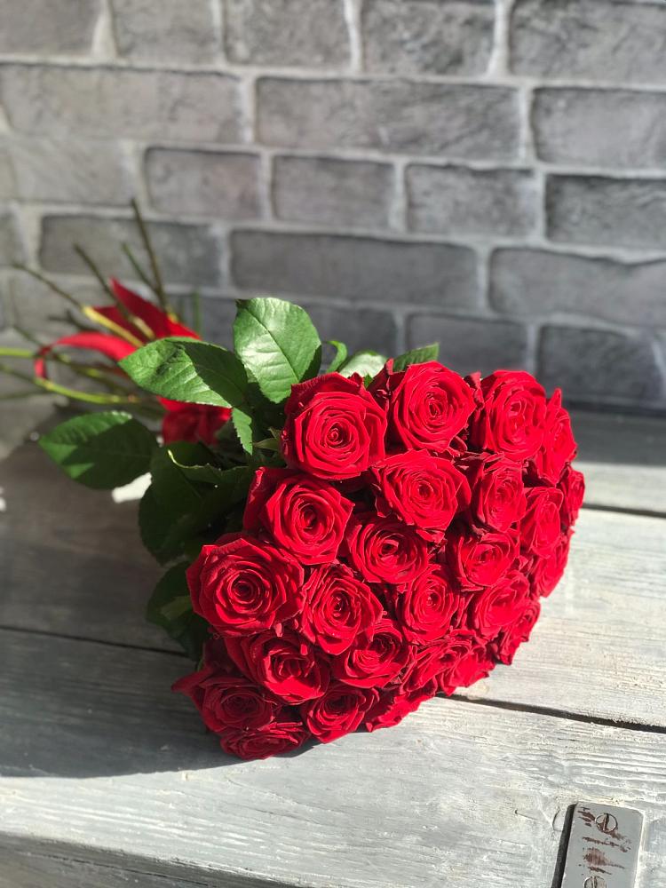 Букет Красные розы Фридом в Нижнеподкумском
