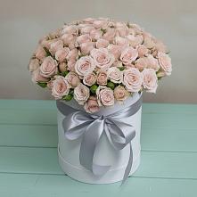 Цветочная композиция из Розы в шляпной коробке в Нижнеподкумском