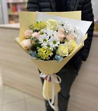 Букет цветов из:  Альстромерии, Розы и Хризантемы в Нижнеподкумском