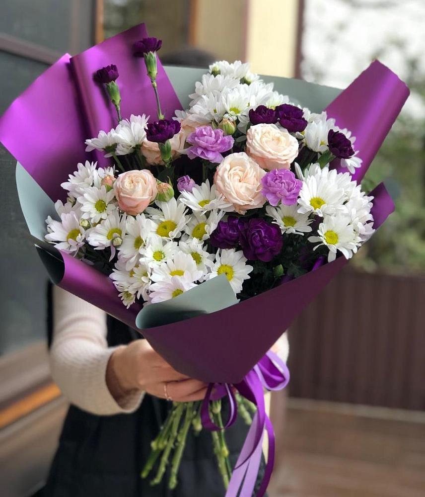 Букет цветов из: Хризантемы, Гвоздики и Розы в Нижнеподкумском