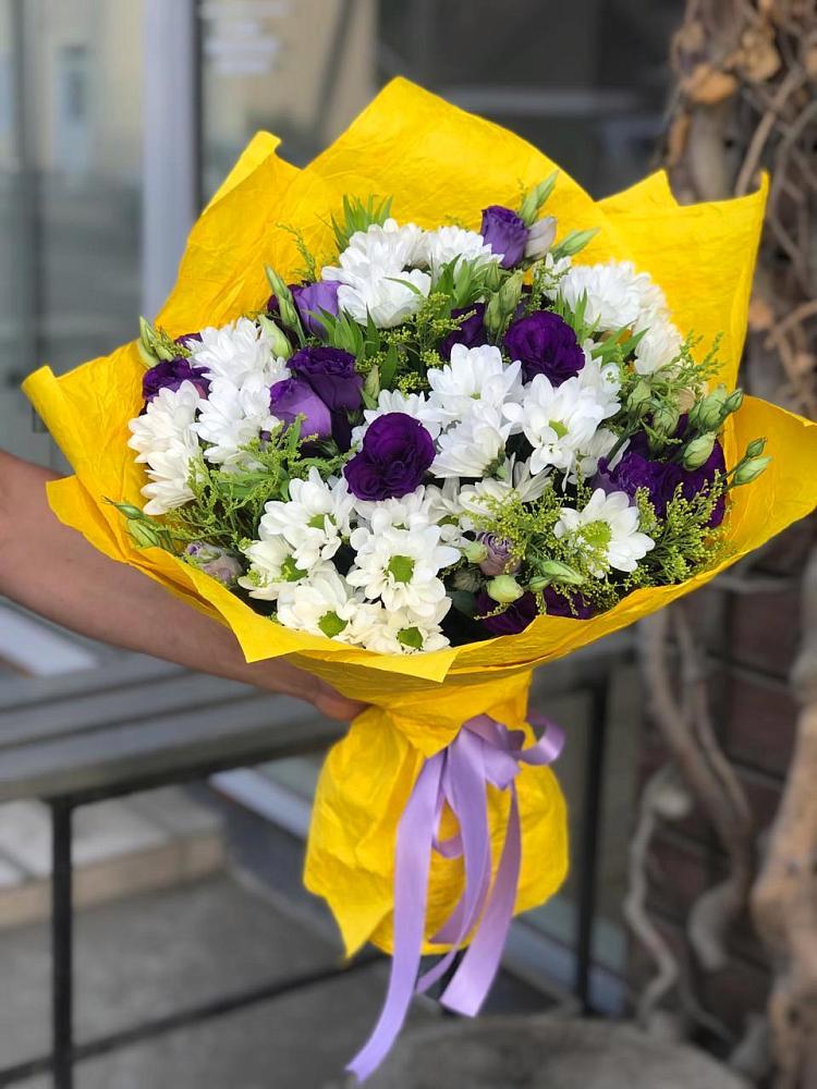 Букет цветов из: Ирисы, Хризантемы и Ромашки в Нижнеподкумском