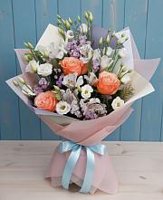 Букет цветов из:  Лизиантусы, Розы, Альстромерии и Гипсофила #REPLACE_PRED# Нижнеподкумском