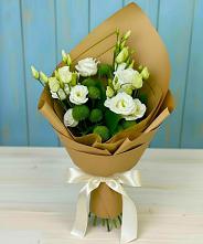 Букет цветов из:  Хризантемы и Лизиантусы #REPLACE_PRED# Нижнеподкумском