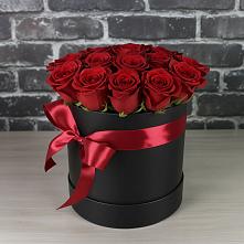 Цветочная композиция из Розы в шляпной коробке #REPLACE_PRED# Нижнеподкумском