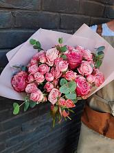 Букет розы в пальмах в Нижнеподкумском Букет цветов из: Розы в Нижнеподкумском