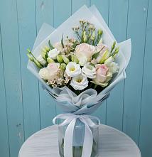 Букет цветов из:  Розы и Лизиантусы в Нижнеподкумском