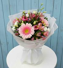 Букет цветов из:  Герберы, Альстромерии и Лизиантусы в Нижнеподкумском