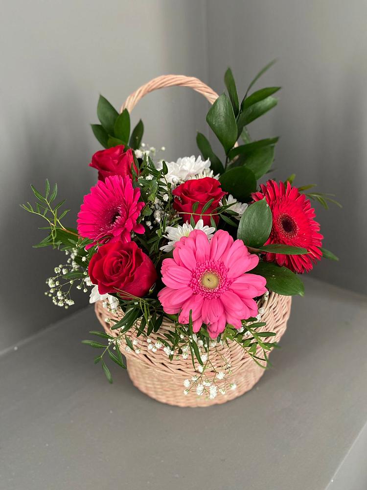 Цветочная композиция из Розы, Хризантемы и Герберы в корзине в Нижнеподкумском