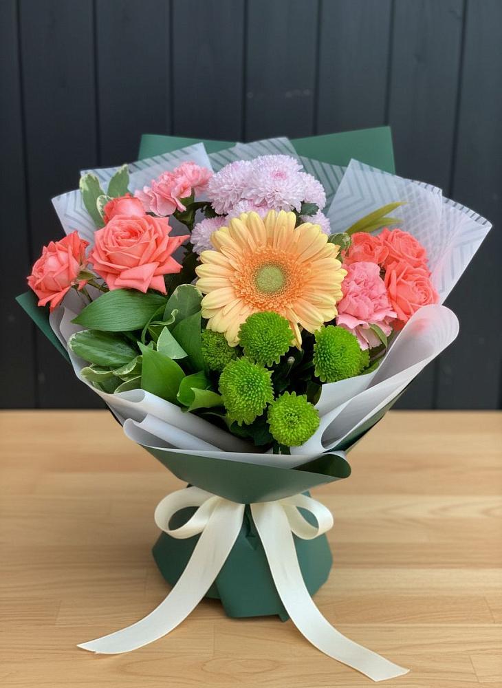 Букет цветов из: Гвоздики, Розы, Герберы и Хризантемы в Нижнеподкумском