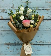 Букет цветов из:  Розы и Лизиантусы в Нижнеподкумском